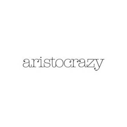 Logotipo de Aristocrazy en fondo negro