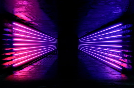 Proyecto de iluminación en colores rosas y morado
