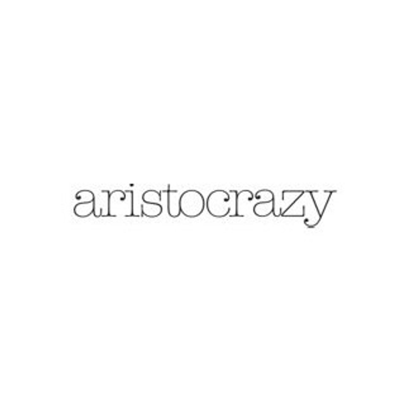 Logotipo de Aristocrazy en fondo negro
