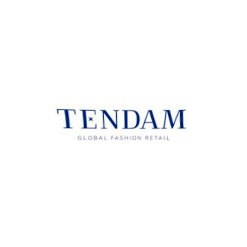 Logotipo de Tendam en blanco y negro, en un fondo claro